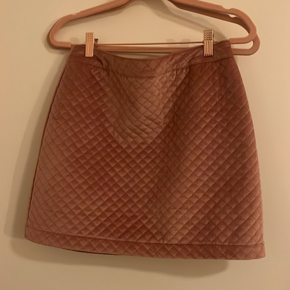 Alya Blush Quilted Mini Skirt - Picture 2 of 4